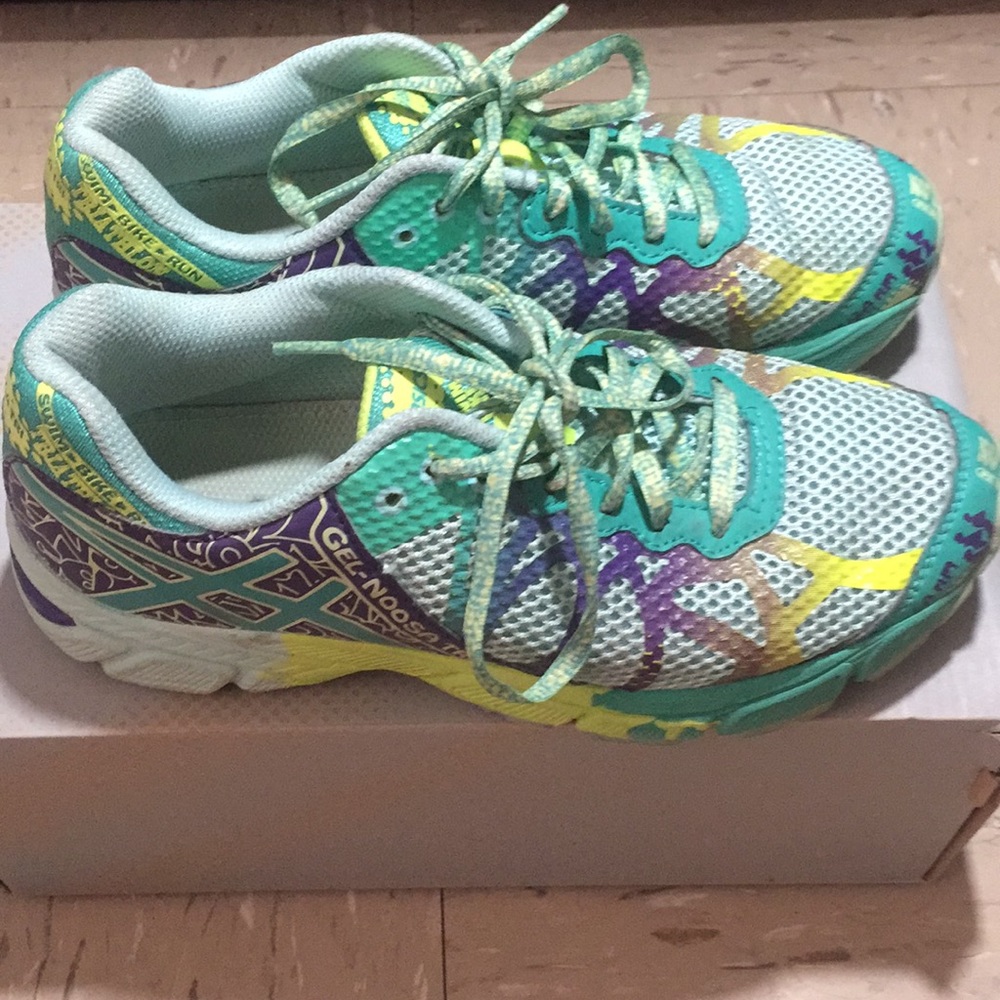 Pre owned ASICS kids sneaker size 4.5
